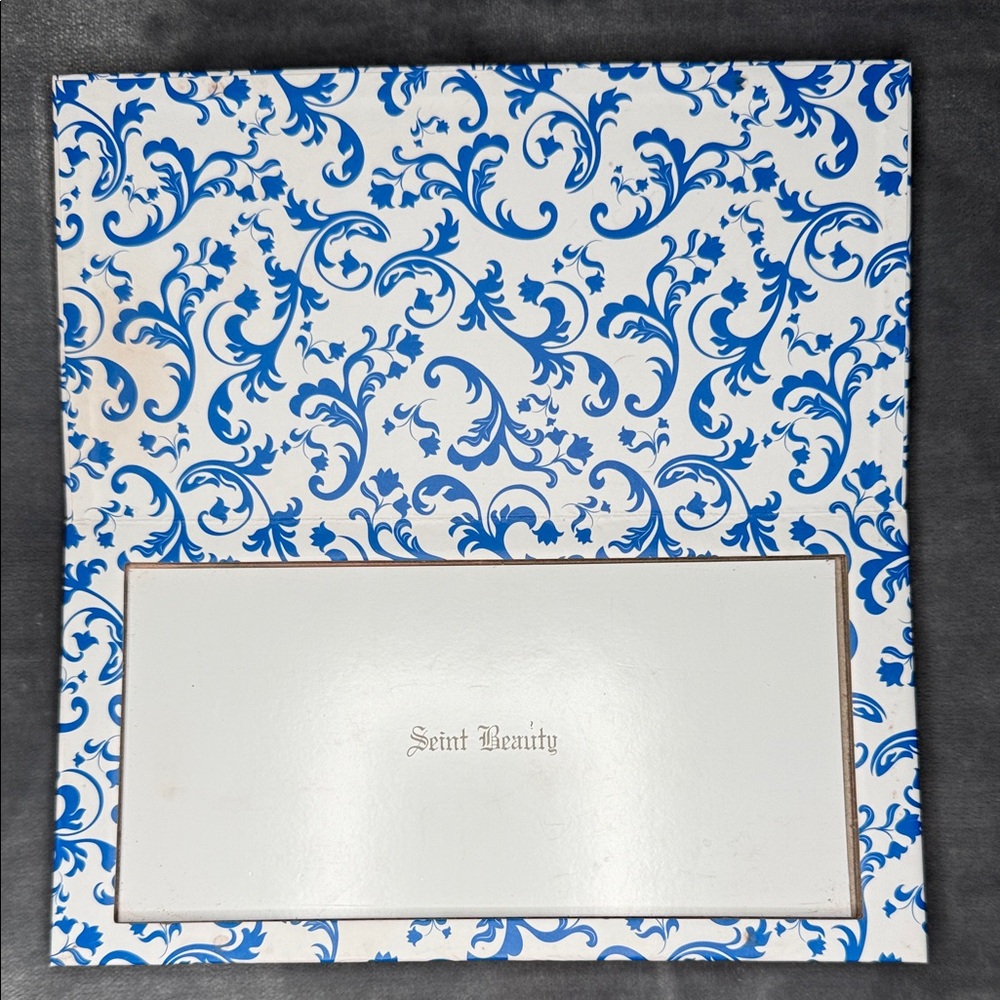 Seint Beauty Blue Floral 27 Palette — Blue Shades Collection - Picture 4 of 6